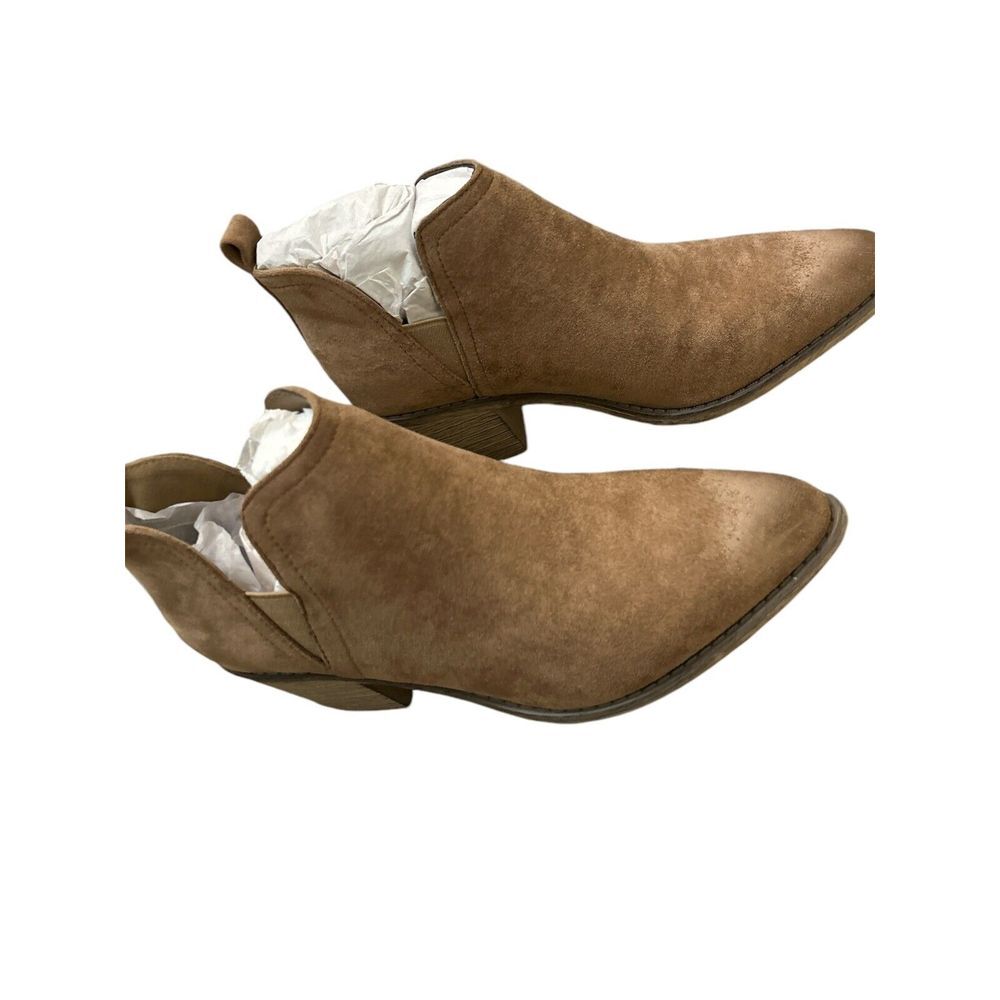 Pierre Dumas Womens Tan Taupe Suede Low Heel Ankle Bootie size 7.5
